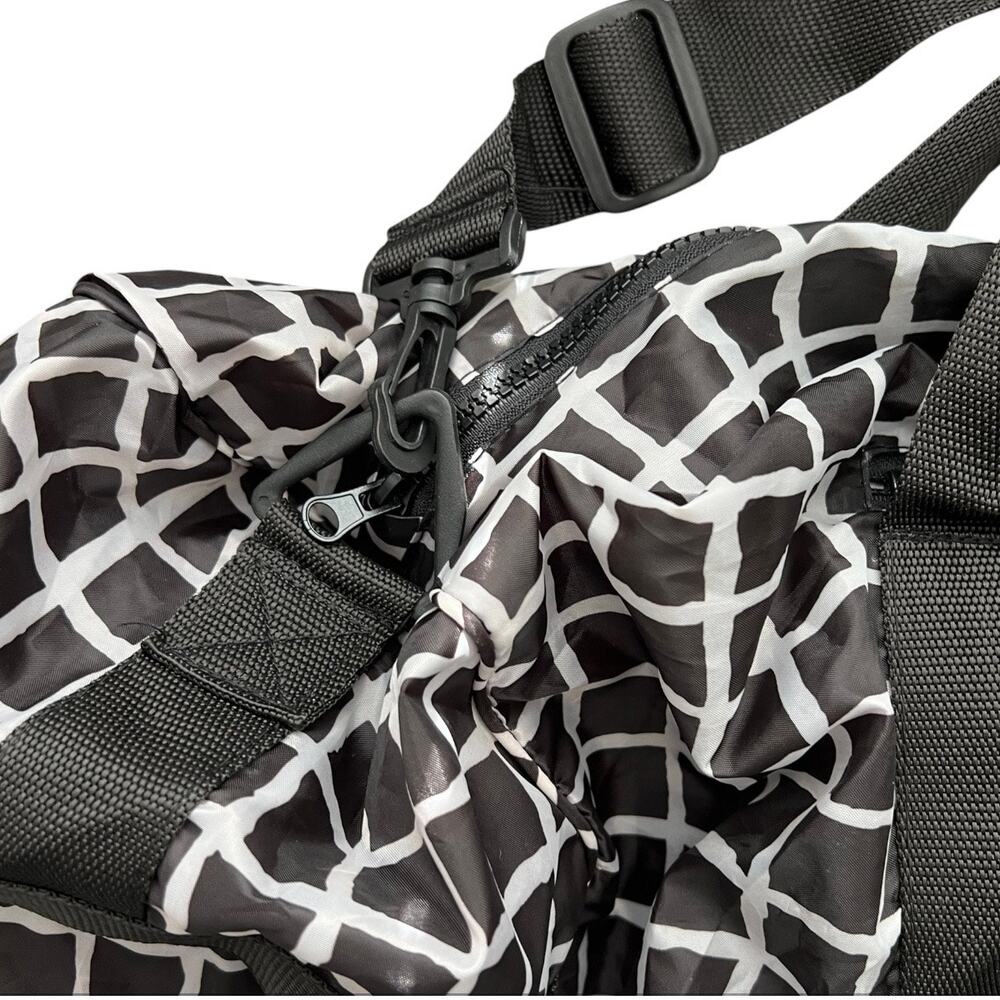 IKEA Knalla duffle bag black & white checkered carry on bag unisex gym bag - Picture 3 of 6
